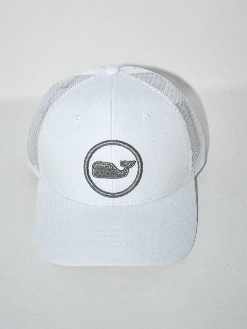 Vineyard Vines Whale Dot Performance Trucker Hat in White #1F000121 NWT Details: